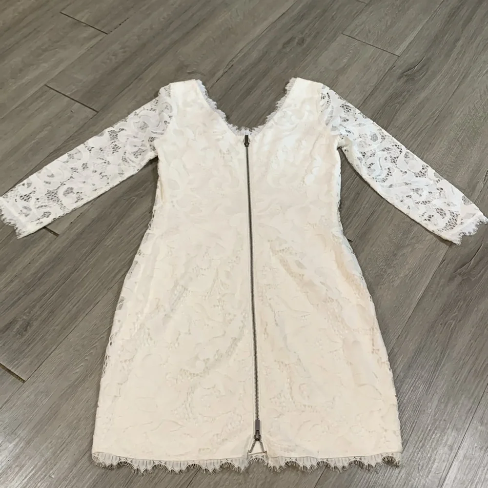 'Diane Von Furstenberg Zarita' Lace White Sheath 3/4 Sleeve Dress size 4